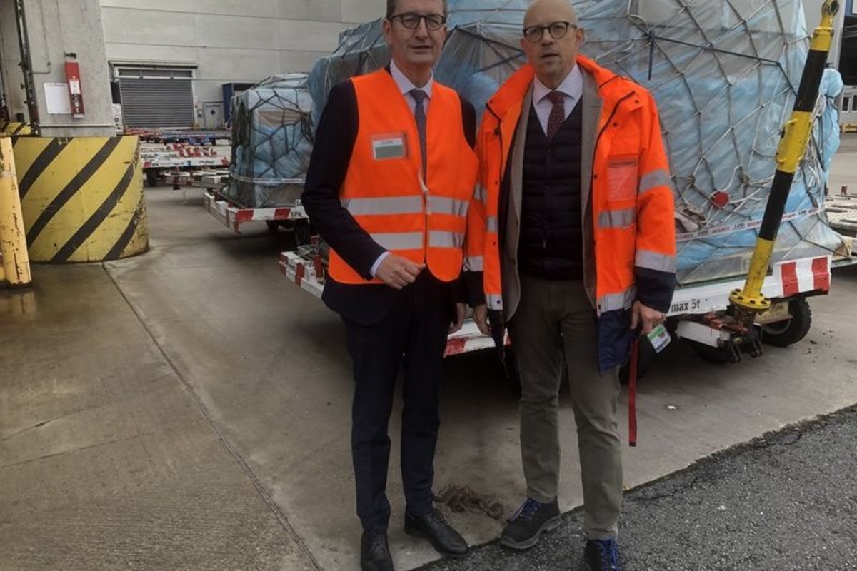 2 Männer in Warnwesten